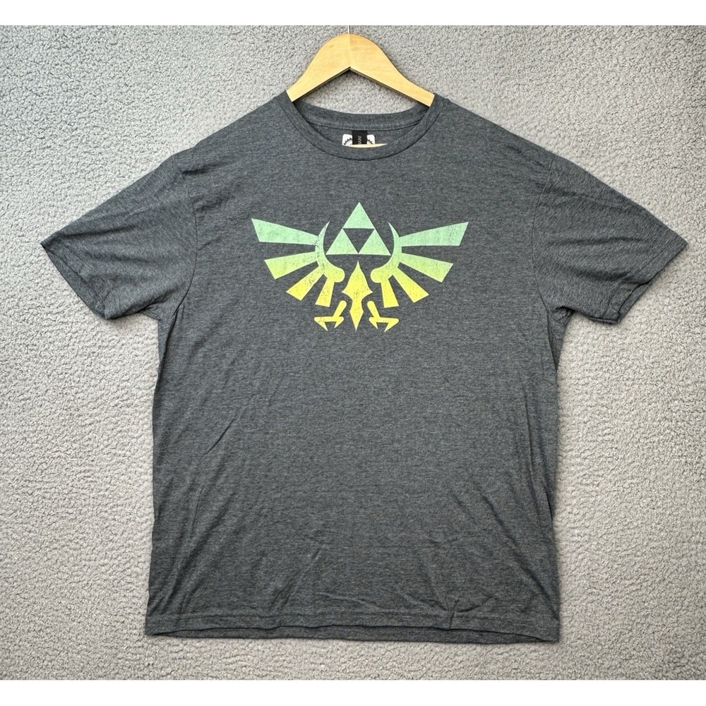 Nintendo The Legend of Zelda Triforce Royal Crest Gray Graphic T-Shirt Large